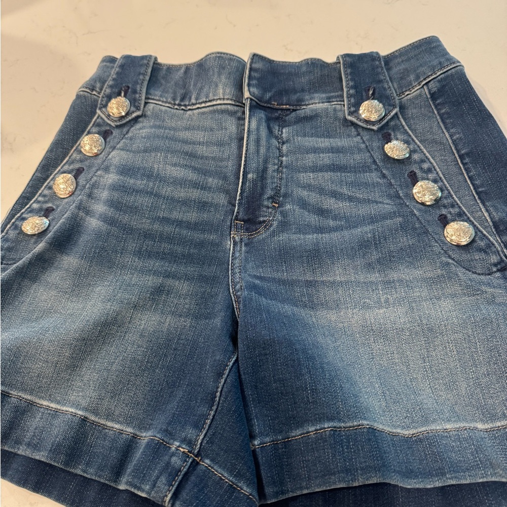 White House Black Market Stylish Blue Denim Women Shorts - Picture 6 of 14